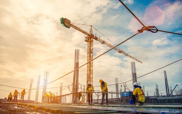  High-capacity lifting solutions for large-scale construction projects
