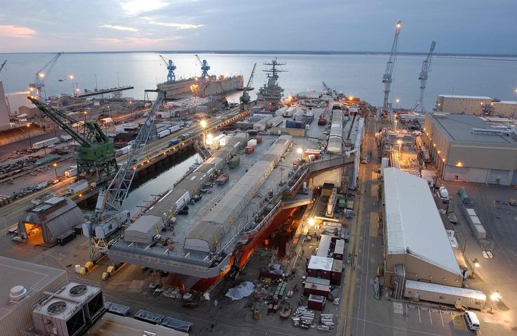   Reliable double girder gantry cranes for shipyard and port operations..